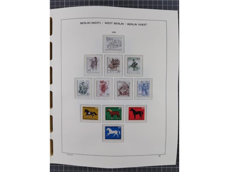 1945/90, ungebrauchte und postfrische Sammlung, oftmals komplett, dabei Bund/Berlin und DDR, DDR mit guten Dienstmarken inkl.