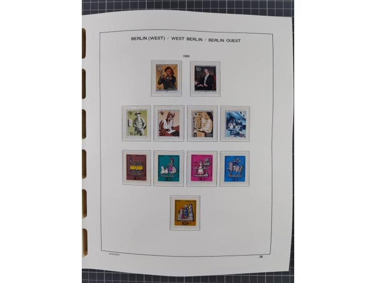 1945/90, ungebrauchte und postfrische Sammlung, oftmals komplett, dabei Bund/Berlin und DDR, DDR mit guten Dienstmarken inkl.