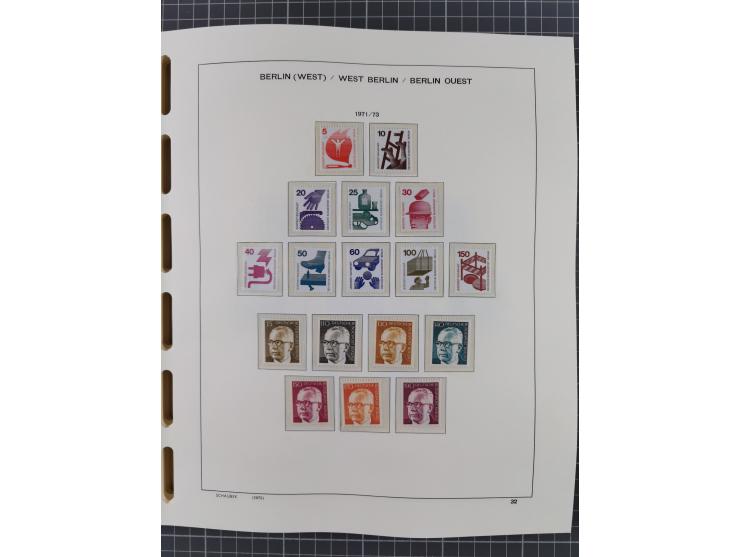1945/90, ungebrauchte und postfrische Sammlung, oftmals komplett, dabei Bund/Berlin und DDR, DDR mit guten Dienstmarken inkl.