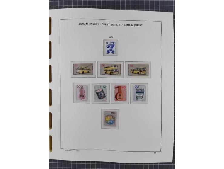 1945/90, ungebrauchte und postfrische Sammlung, oftmals komplett, dabei Bund/Berlin und DDR, DDR mit guten Dienstmarken inkl.