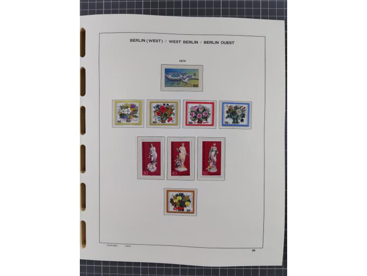 1945/90, ungebrauchte und postfrische Sammlung, oftmals komplett, dabei Bund/Berlin und DDR, DDR mit guten Dienstmarken inkl.