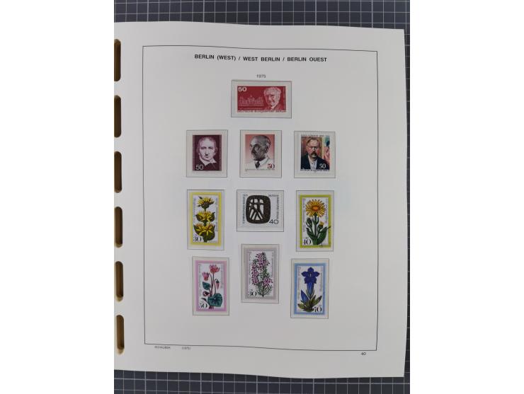 1945/90, ungebrauchte und postfrische Sammlung, oftmals komplett, dabei Bund/Berlin und DDR, DDR mit guten Dienstmarken inkl.