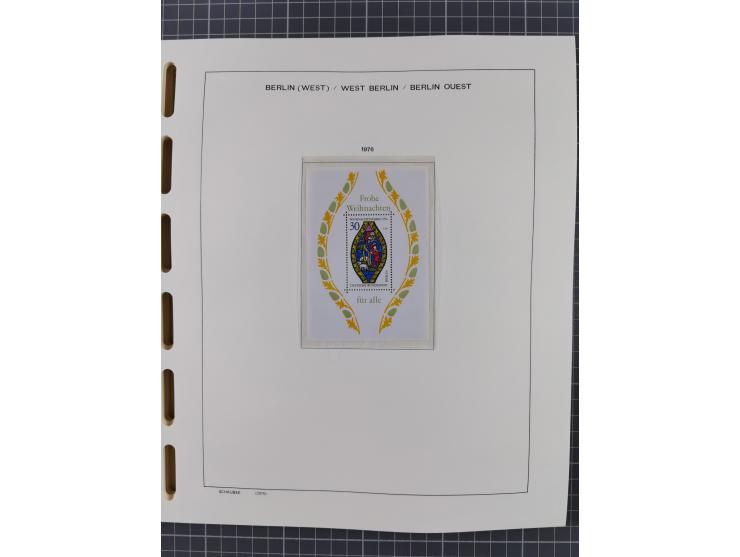 1945/90, ungebrauchte und postfrische Sammlung, oftmals komplett, dabei Bund/Berlin und DDR, DDR mit guten Dienstmarken inkl.