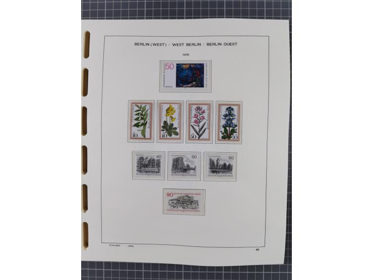 1945/90, ungebrauchte und postfrische Sammlung, oftmals komplett, dabei Bund/Berlin und DDR, DDR mit guten Dienstmarken inkl.