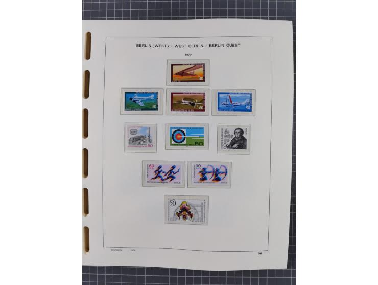 1945/90, ungebrauchte und postfrische Sammlung, oftmals komplett, dabei Bund/Berlin und DDR, DDR mit guten Dienstmarken inkl.