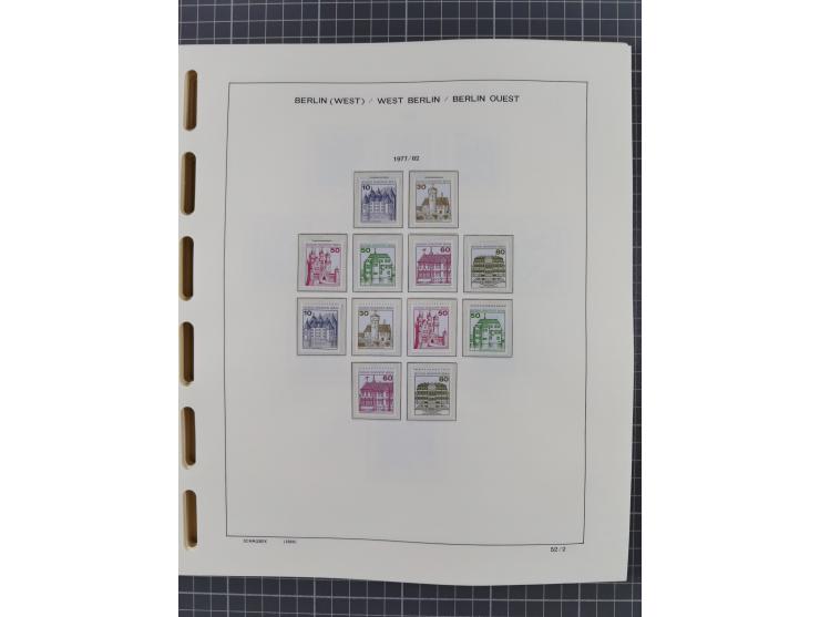 1945/90, ungebrauchte und postfrische Sammlung, oftmals komplett, dabei Bund/Berlin und DDR, DDR mit guten Dienstmarken inkl.