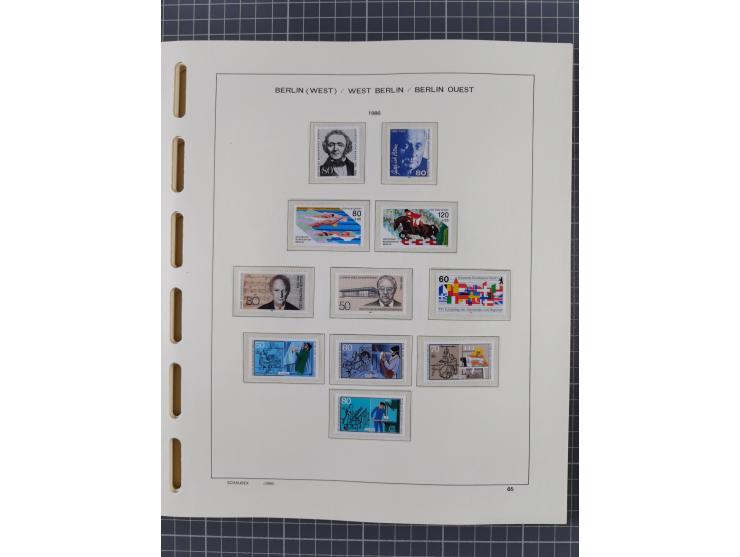 1945/90, ungebrauchte und postfrische Sammlung, oftmals komplett, dabei Bund/Berlin und DDR, DDR mit guten Dienstmarken inkl.