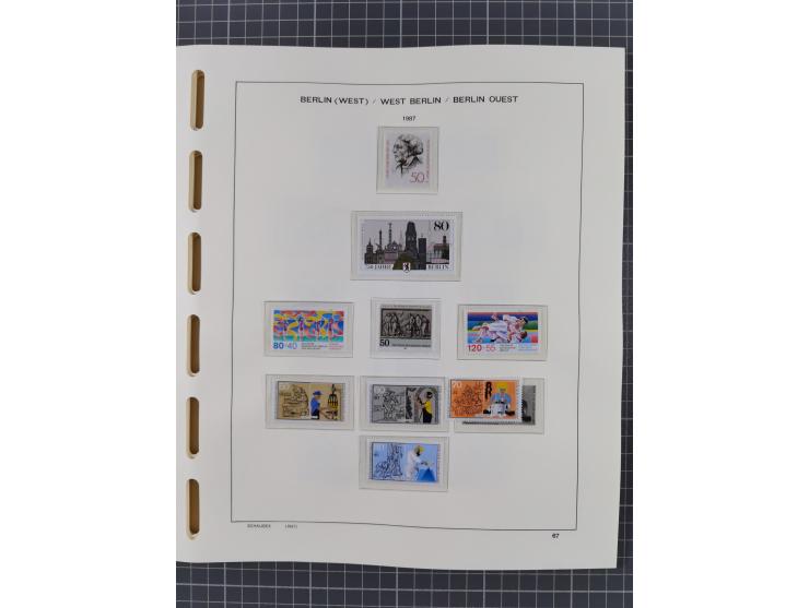 1945/90, ungebrauchte und postfrische Sammlung, oftmals komplett, dabei Bund/Berlin und DDR, DDR mit guten Dienstmarken inkl.