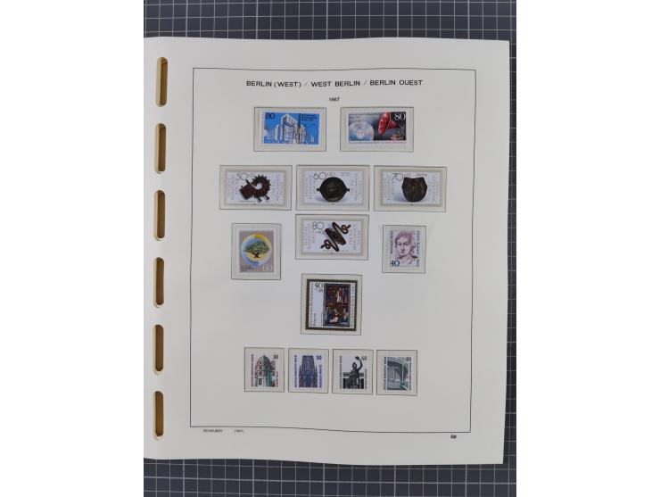 1945/90, ungebrauchte und postfrische Sammlung, oftmals komplett, dabei Bund/Berlin und DDR, DDR mit guten Dienstmarken inkl.