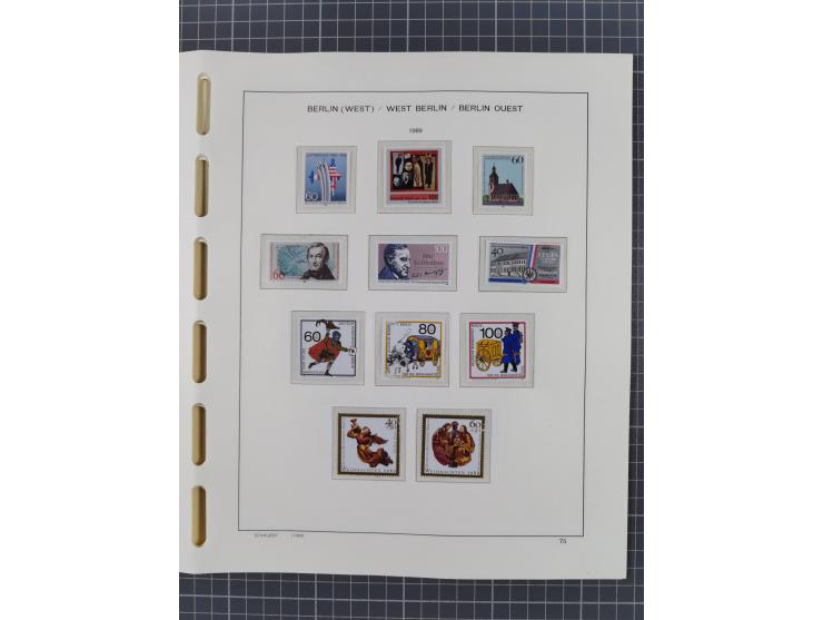 1945/90, ungebrauchte und postfrische Sammlung, oftmals komplett, dabei Bund/Berlin und DDR, DDR mit guten Dienstmarken inkl.