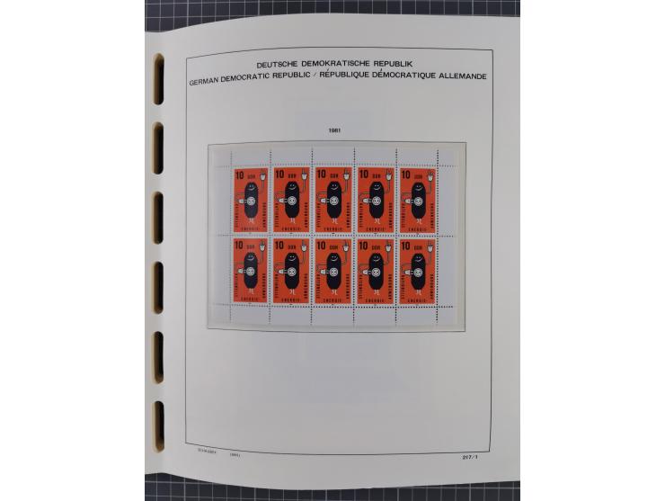 1945/90, ungebrauchte und postfrische Sammlung, oftmals komplett, dabei Bund/Berlin und DDR, DDR mit guten Dienstmarken inkl.