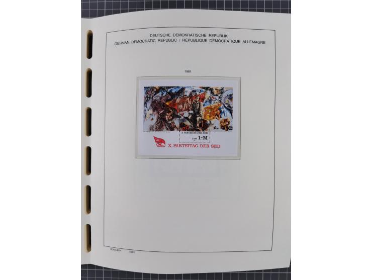 1945/90, ungebrauchte und postfrische Sammlung, oftmals komplett, dabei Bund/Berlin und DDR, DDR mit guten Dienstmarken inkl.