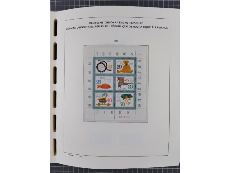 1945/90, ungebrauchte und postfrische Sammlung, oftmals komplett, dabei Bund/Berlin und DDR, DDR mit guten Dienstmarken inkl.