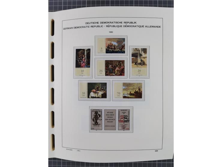 1945/90, ungebrauchte und postfrische Sammlung, oftmals komplett, dabei Bund/Berlin und DDR, DDR mit guten Dienstmarken inkl.