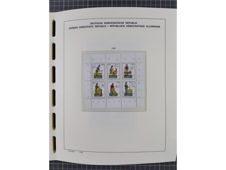 1945/90, ungebrauchte und postfrische Sammlung, oftmals komplett, dabei Bund/Berlin und DDR, DDR mit guten Dienstmarken inkl.