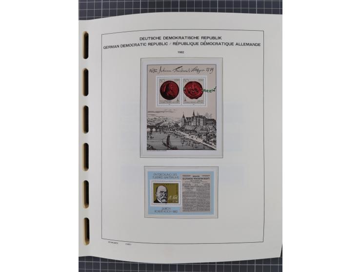 1945/90, ungebrauchte und postfrische Sammlung, oftmals komplett, dabei Bund/Berlin und DDR, DDR mit guten Dienstmarken inkl.