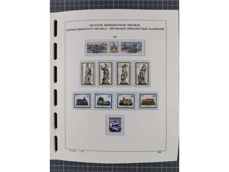 1945/90, ungebrauchte und postfrische Sammlung, oftmals komplett, dabei Bund/Berlin und DDR, DDR mit guten Dienstmarken inkl.