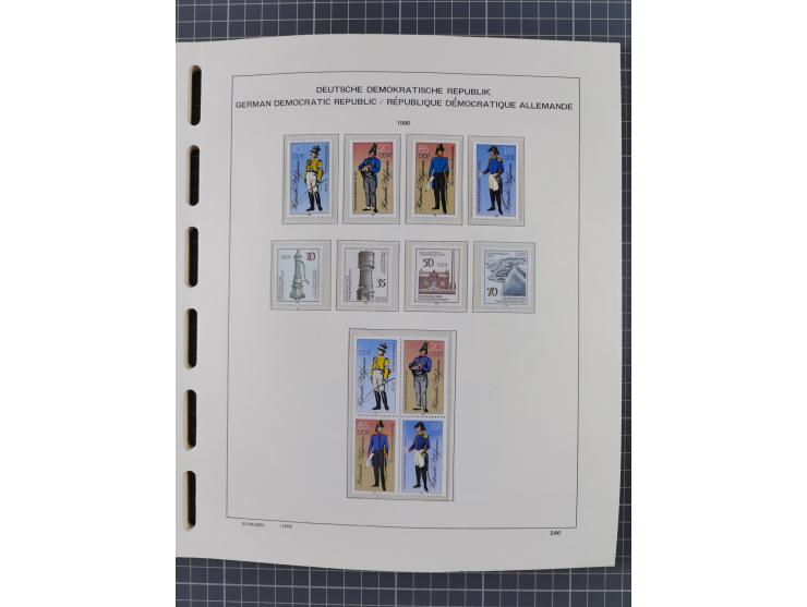 1945/90, ungebrauchte und postfrische Sammlung, oftmals komplett, dabei Bund/Berlin und DDR, DDR mit guten Dienstmarken inkl.