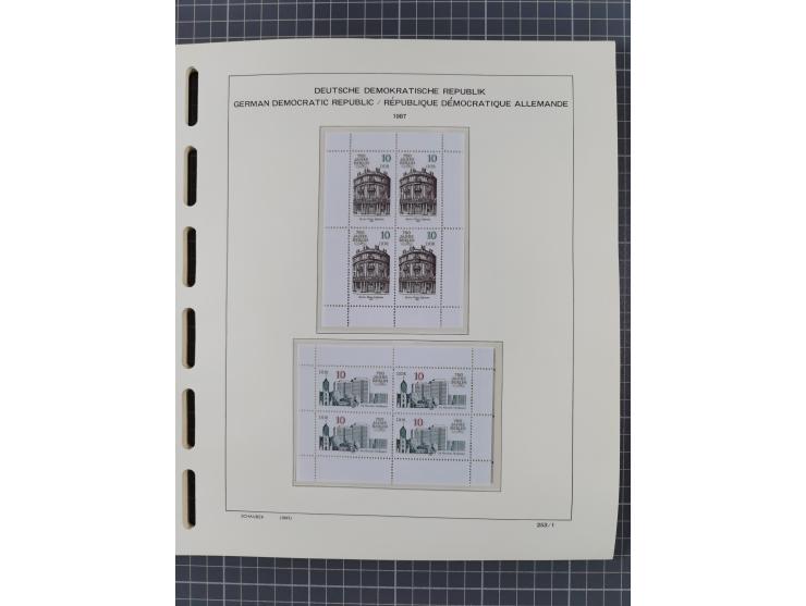 1945/90, ungebrauchte und postfrische Sammlung, oftmals komplett, dabei Bund/Berlin und DDR, DDR mit guten Dienstmarken inkl.