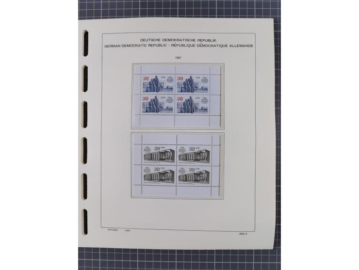 1945/90, ungebrauchte und postfrische Sammlung, oftmals komplett, dabei Bund/Berlin und DDR, DDR mit guten Dienstmarken inkl.