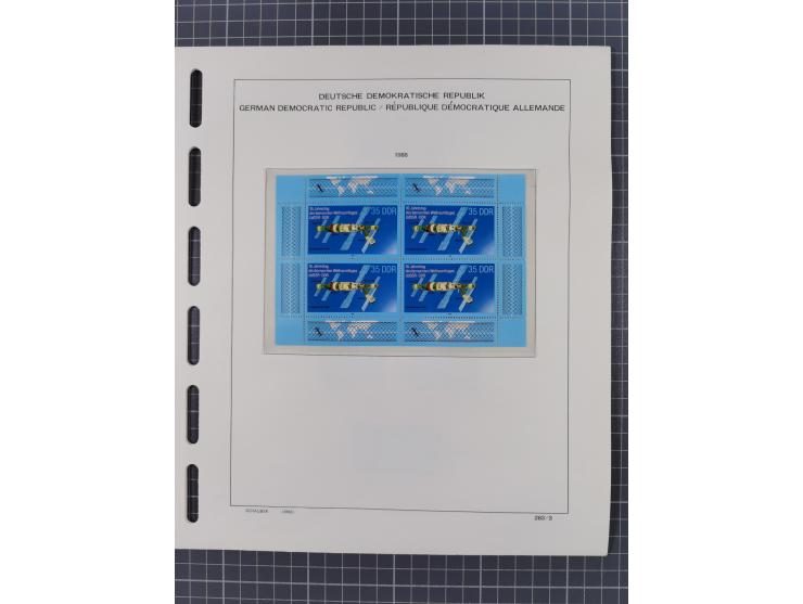 1945/90, ungebrauchte und postfrische Sammlung, oftmals komplett, dabei Bund/Berlin und DDR, DDR mit guten Dienstmarken inkl.