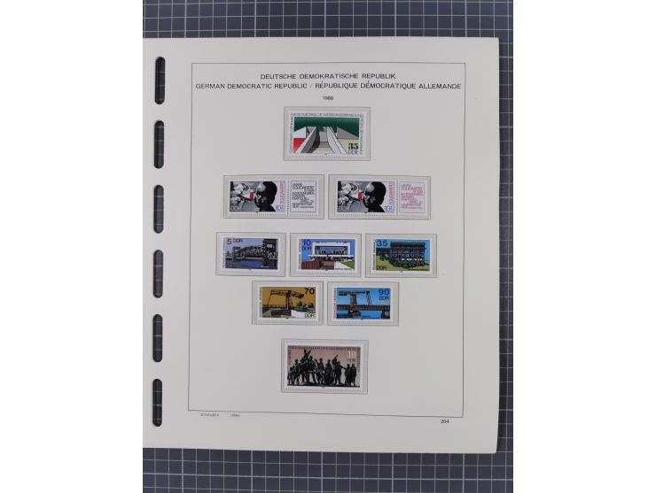 1945/90, ungebrauchte und postfrische Sammlung, oftmals komplett, dabei Bund/Berlin und DDR, DDR mit guten Dienstmarken inkl.