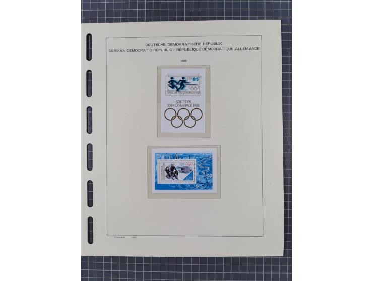 1945/90, ungebrauchte und postfrische Sammlung, oftmals komplett, dabei Bund/Berlin und DDR, DDR mit guten Dienstmarken inkl.