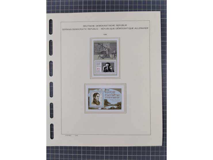 1945/90, ungebrauchte und postfrische Sammlung, oftmals komplett, dabei Bund/Berlin und DDR, DDR mit guten Dienstmarken inkl.