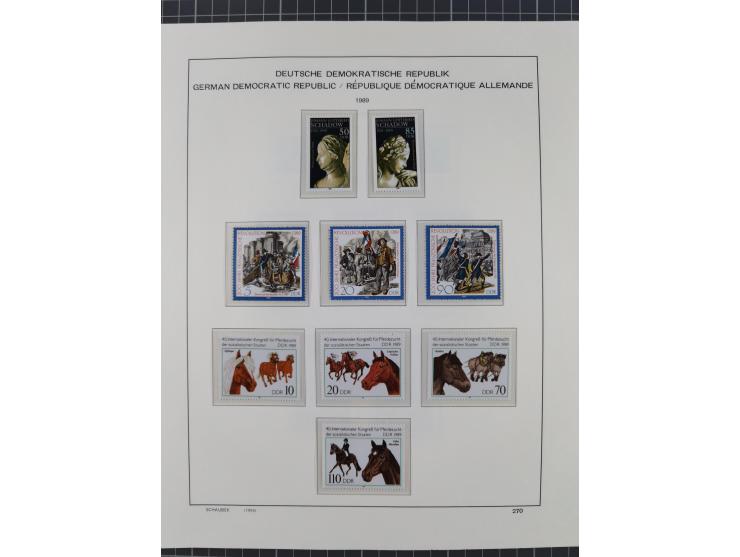 1945/90, ungebrauchte und postfrische Sammlung, oftmals komplett, dabei Bund/Berlin und DDR, DDR mit guten Dienstmarken inkl.