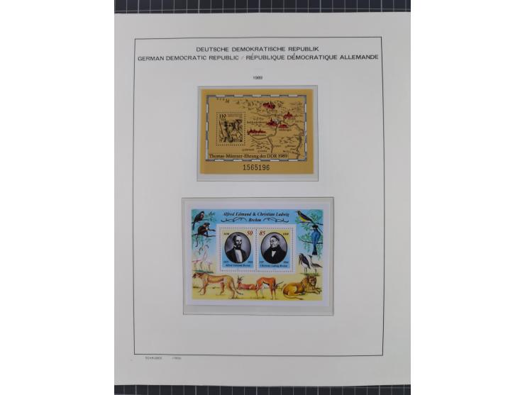 1945/90, ungebrauchte und postfrische Sammlung, oftmals komplett, dabei Bund/Berlin und DDR, DDR mit guten Dienstmarken inkl.