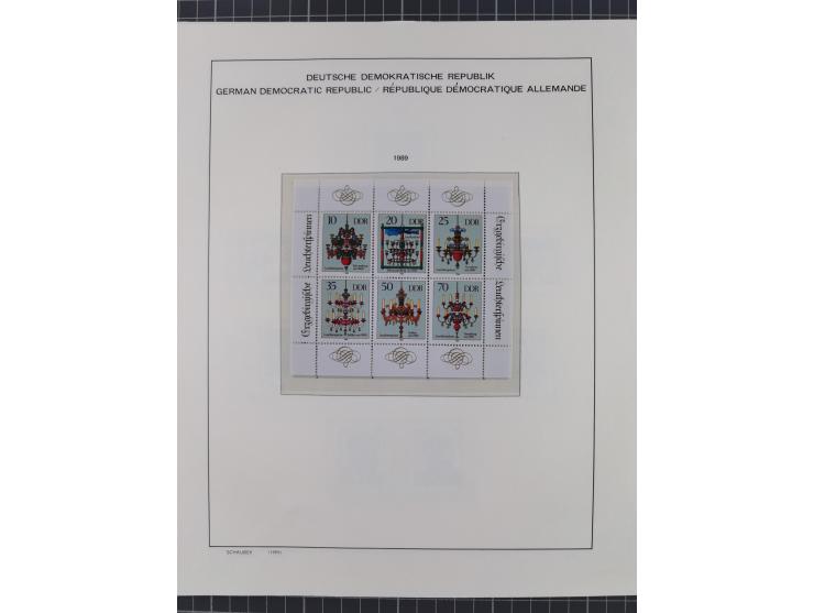 1945/90, ungebrauchte und postfrische Sammlung, oftmals komplett, dabei Bund/Berlin und DDR, DDR mit guten Dienstmarken inkl.