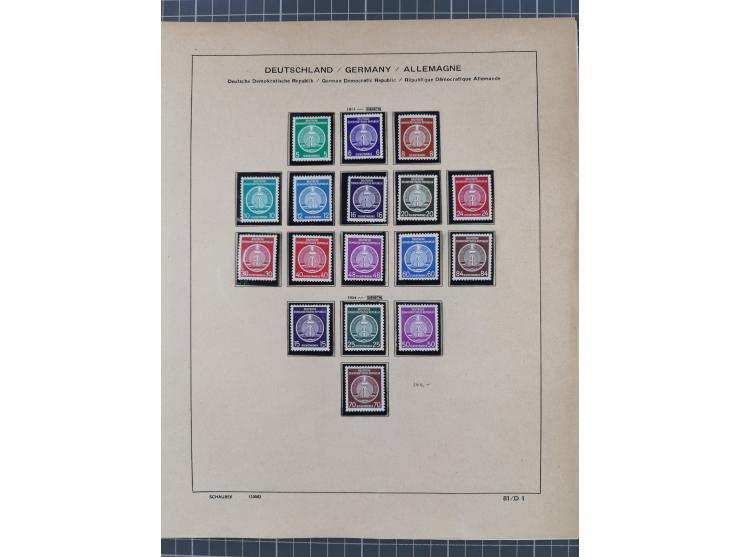 1945/90, ungebrauchte und postfrische Sammlung, oftmals komplett, dabei Bund/Berlin und DDR, DDR mit guten Dienstmarken inkl.