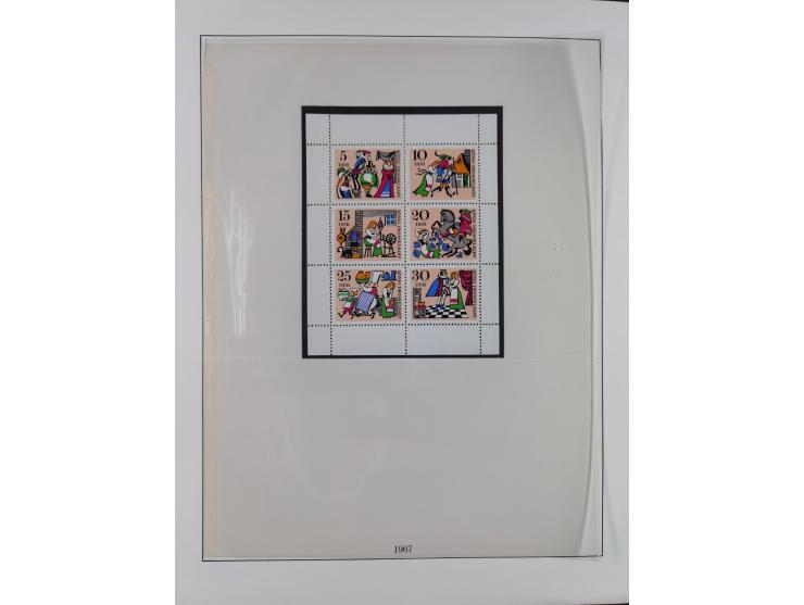 1948/2001, vorwiegend postfrische Sammlung, dabei Bund, Berlin und DDR in den Hauptnummern augenscheinlich komplett, außerdem