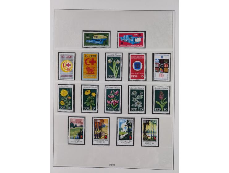 1948/2001, vorwiegend postfrische Sammlung, dabei Bund, Berlin und DDR in den Hauptnummern augenscheinlich komplett, außerdem