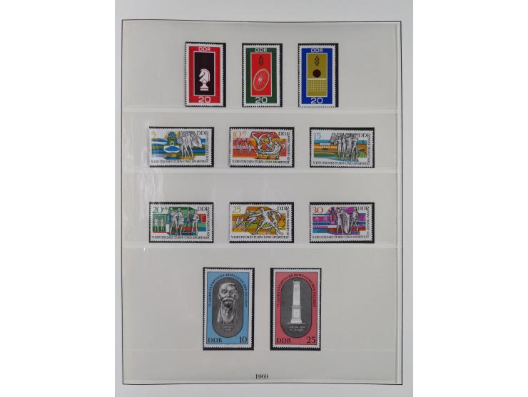 1948/2001, vorwiegend postfrische Sammlung, dabei Bund, Berlin und DDR in den Hauptnummern augenscheinlich komplett, außerdem