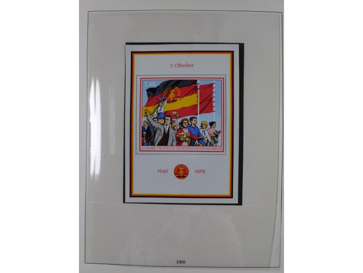 1948/2001, vorwiegend postfrische Sammlung, dabei Bund, Berlin und DDR in den Hauptnummern augenscheinlich komplett, außerdem