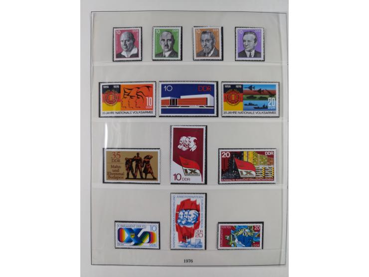 1948/2001, vorwiegend postfrische Sammlung, dabei Bund, Berlin und DDR in den Hauptnummern augenscheinlich komplett, außerdem