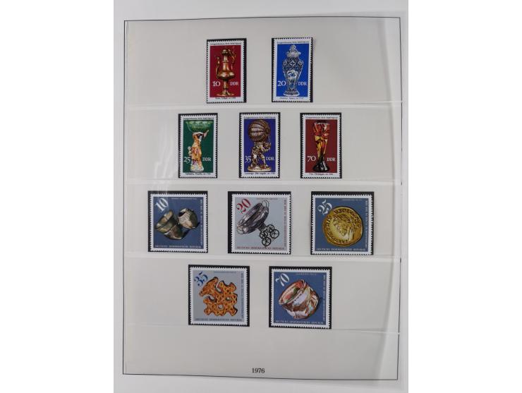 1948/2001, vorwiegend postfrische Sammlung, dabei Bund, Berlin und DDR in den Hauptnummern augenscheinlich komplett, außerdem