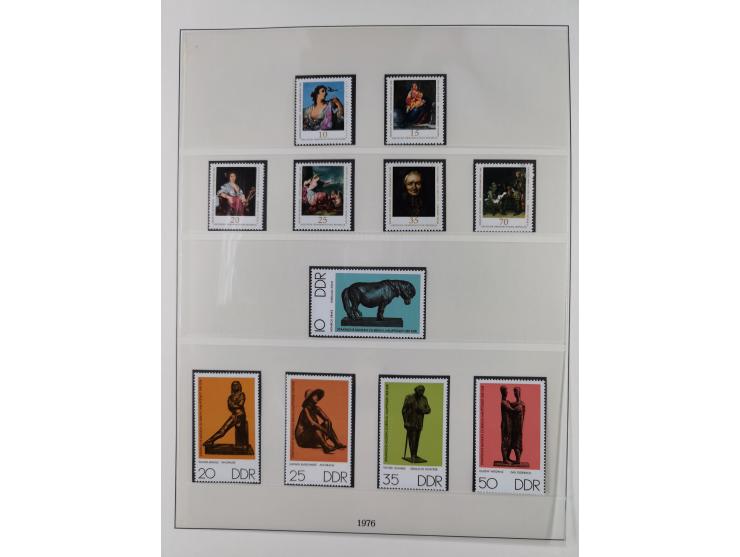 1948/2001, vorwiegend postfrische Sammlung, dabei Bund, Berlin und DDR in den Hauptnummern augenscheinlich komplett, außerdem