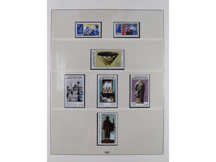 1948/2001, vorwiegend postfrische Sammlung, dabei Bund, Berlin und DDR in den Hauptnummern augenscheinlich komplett, außerdem