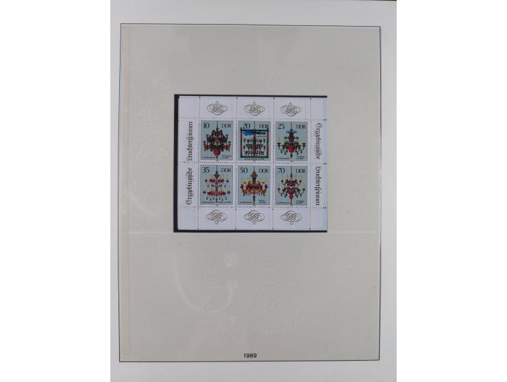 1948/2001, vorwiegend postfrische Sammlung, dabei Bund, Berlin und DDR in den Hauptnummern augenscheinlich komplett, außerdem