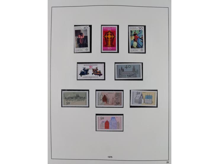 1948/2001, vorwiegend postfrische Sammlung, dabei Bund, Berlin und DDR in den Hauptnummern augenscheinlich komplett, außerdem