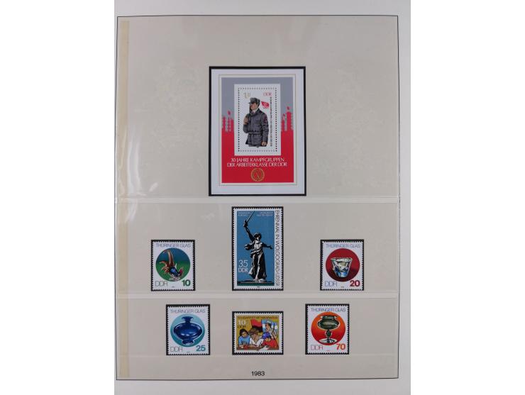 1948/2001, vorwiegend postfrische Sammlung, dabei Bund, Berlin und DDR in den Hauptnummern augenscheinlich komplett, außerdem