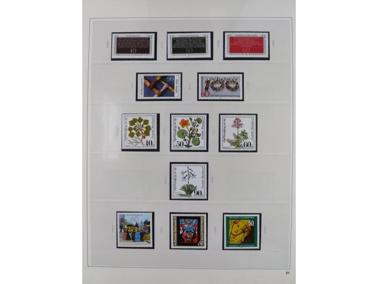 1948/2001, vorwiegend postfrische Sammlung, dabei Bund, Berlin und DDR in den Hauptnummern augenscheinlich komplett, außerdem