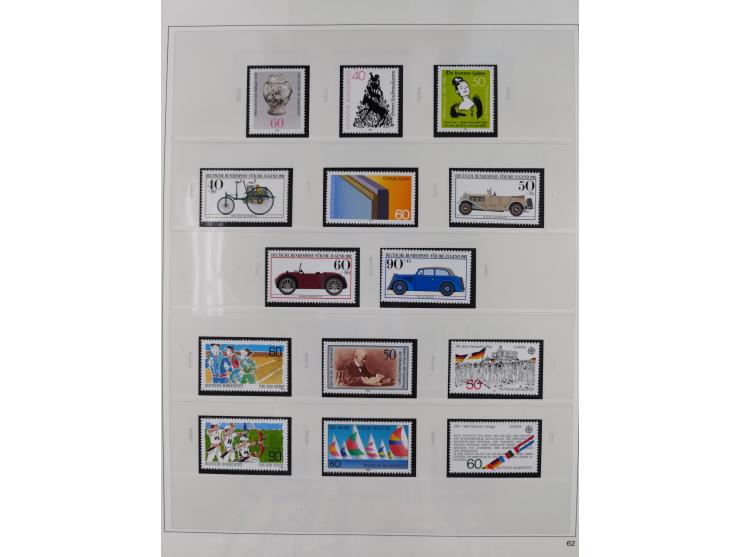 1948/2001, vorwiegend postfrische Sammlung, dabei Bund, Berlin und DDR in den Hauptnummern augenscheinlich komplett, außerdem