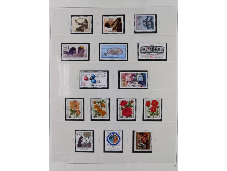 1948/2001, vorwiegend postfrische Sammlung, dabei Bund, Berlin und DDR in den Hauptnummern augenscheinlich komplett, außerdem