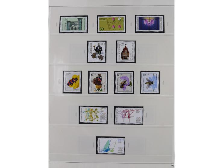 1948/2001, vorwiegend postfrische Sammlung, dabei Bund, Berlin und DDR in den Hauptnummern augenscheinlich komplett, außerdem