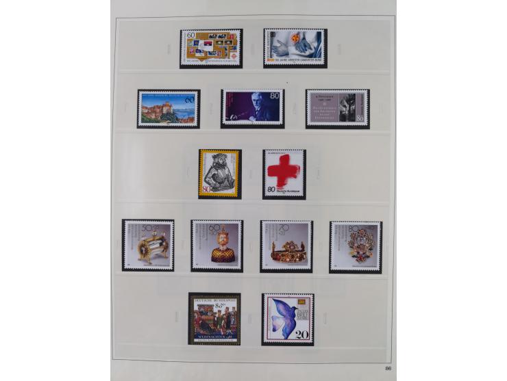 1948/2001, vorwiegend postfrische Sammlung, dabei Bund, Berlin und DDR in den Hauptnummern augenscheinlich komplett, außerdem