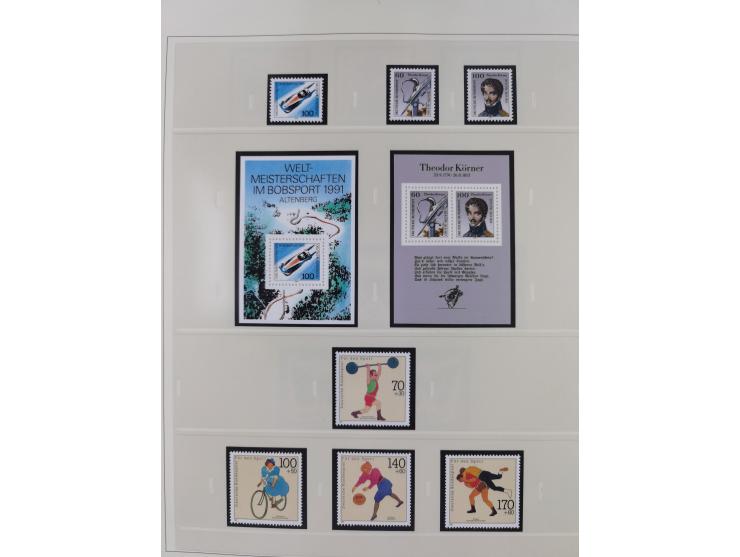 1948/2001, vorwiegend postfrische Sammlung, dabei Bund, Berlin und DDR in den Hauptnummern augenscheinlich komplett, außerdem