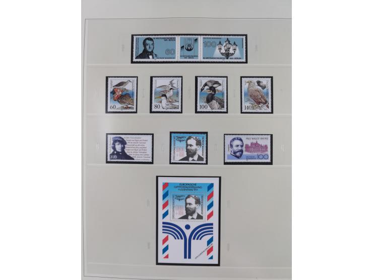 1948/2001, vorwiegend postfrische Sammlung, dabei Bund, Berlin und DDR in den Hauptnummern augenscheinlich komplett, außerdem